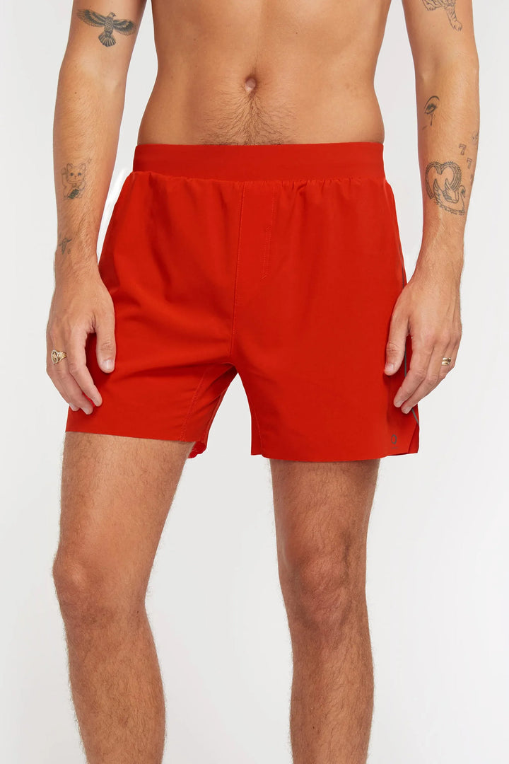 CHILI_210930_ALWRLD_eComm_ALWM082128_CHILI_0650_CROP - Evolve Fit Wear - CHILI_210930_ALWRLD_eComm_ALWM082128_CHILI_0650_CROP