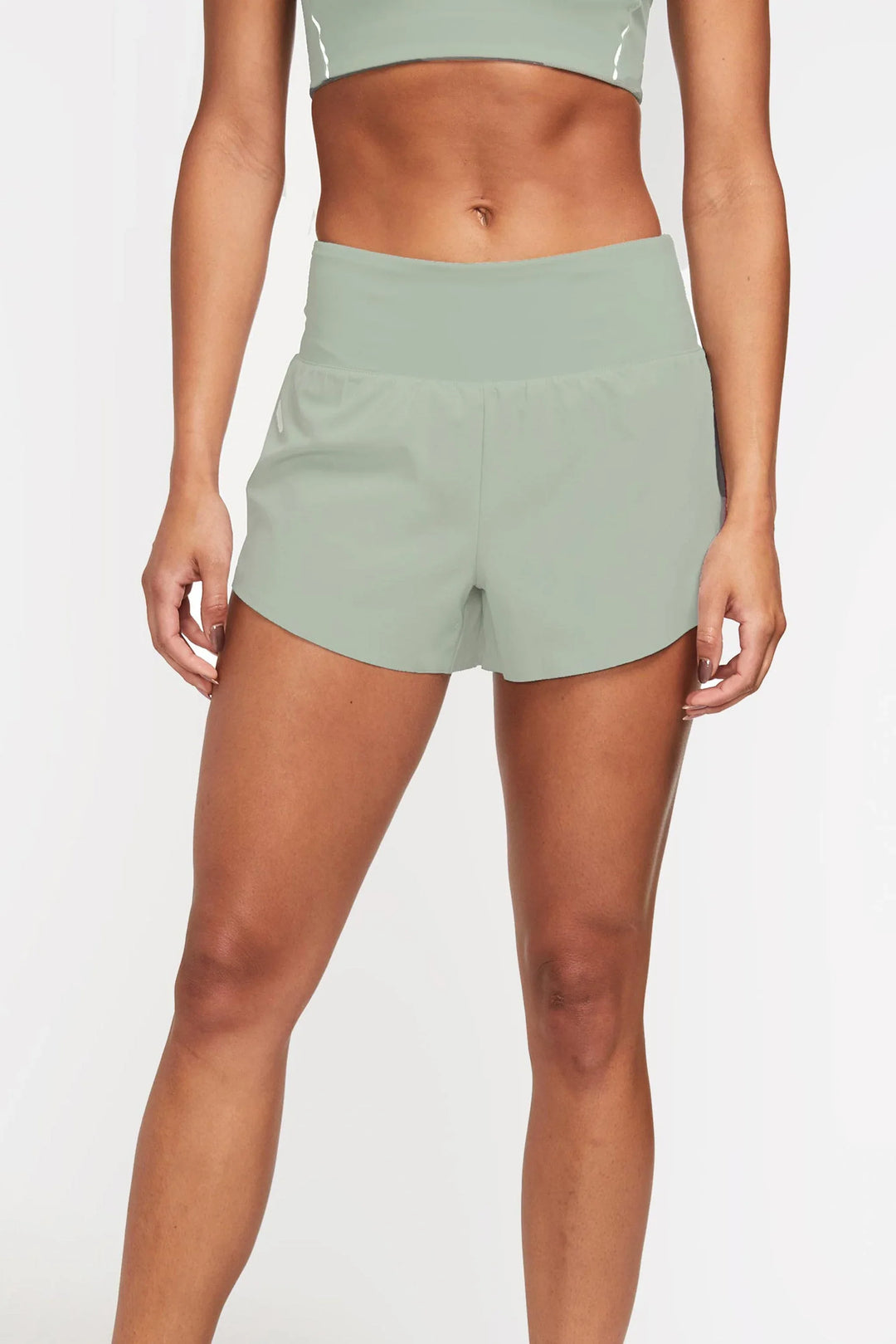 GLACIER_210821_ALWRLD_eComm_0536_fb76c7f8-ffab-4568-b46c-13bc4120e906 - Evolve Fit Wear - GLACIER_210821_ALWRLD_eComm_0536_fb76c7f8-ffab-4568-b46c-13bc4120e906