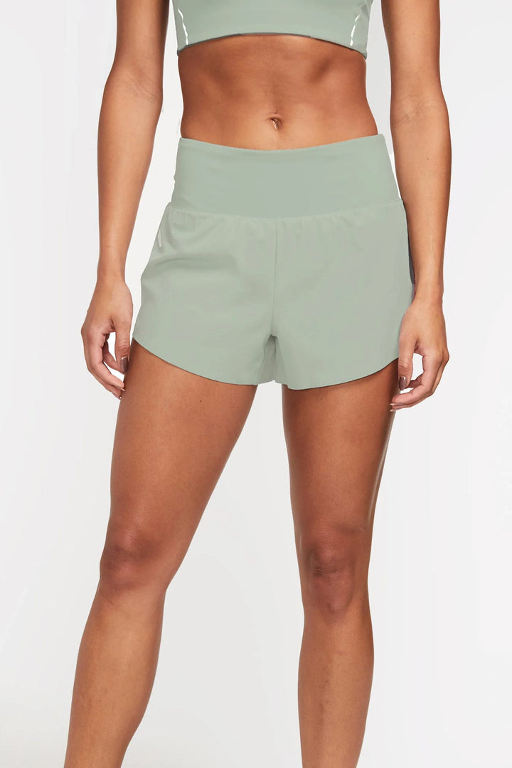 GLACIER_210821_ALWRLD_eComm_0536_fb76c7f8-ffab-4568-b46c-13bc4120e906 - Evolve Fit Wear - GLACIER_210821_ALWRLD_eComm_0536_fb76c7f8-ffab-4568-b46c-13bc4120e906