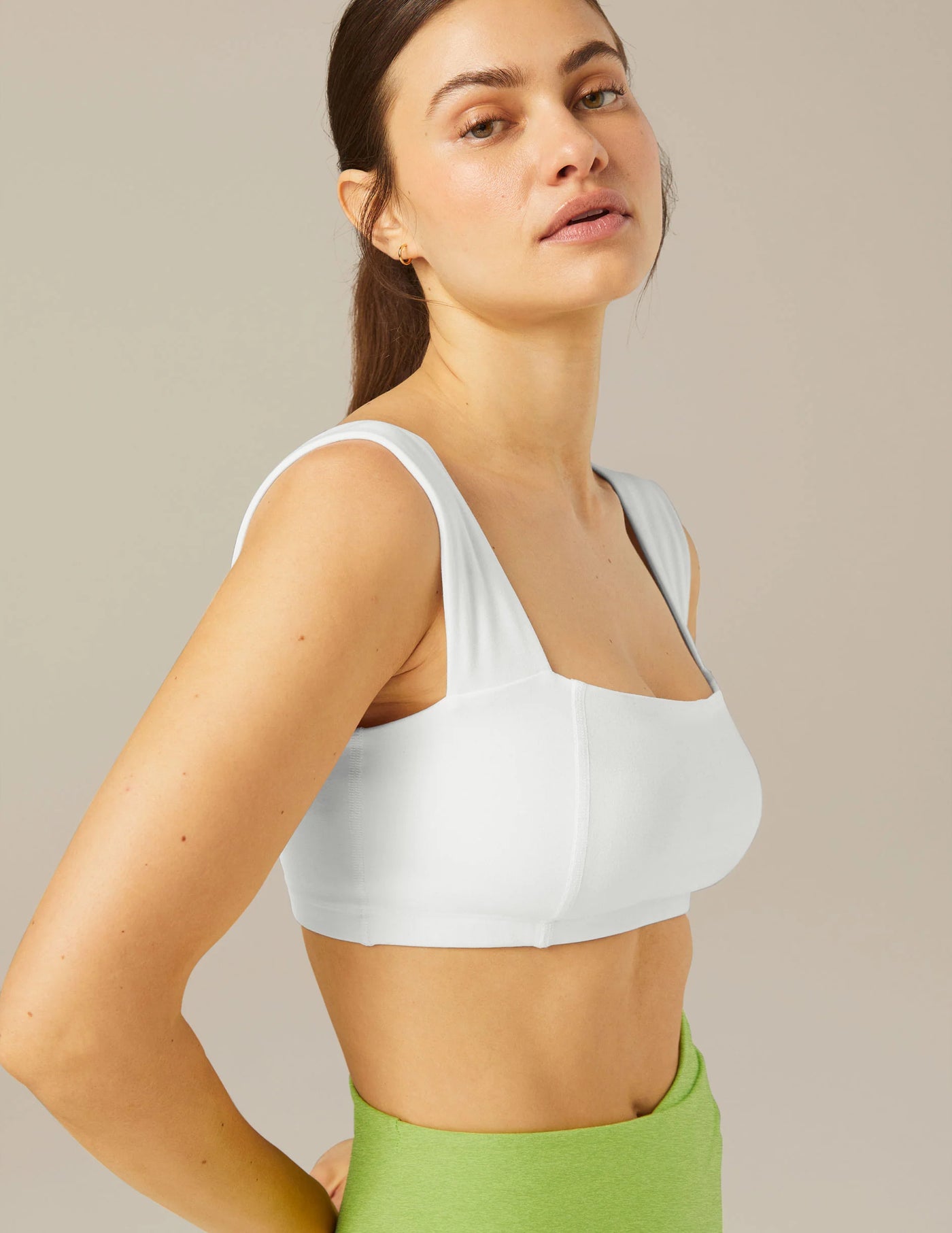 https://evolvefitwear.com/cdn/shop/products/beyond-yoga-squared-bra-white-4_1400x.webp?v=1680826188