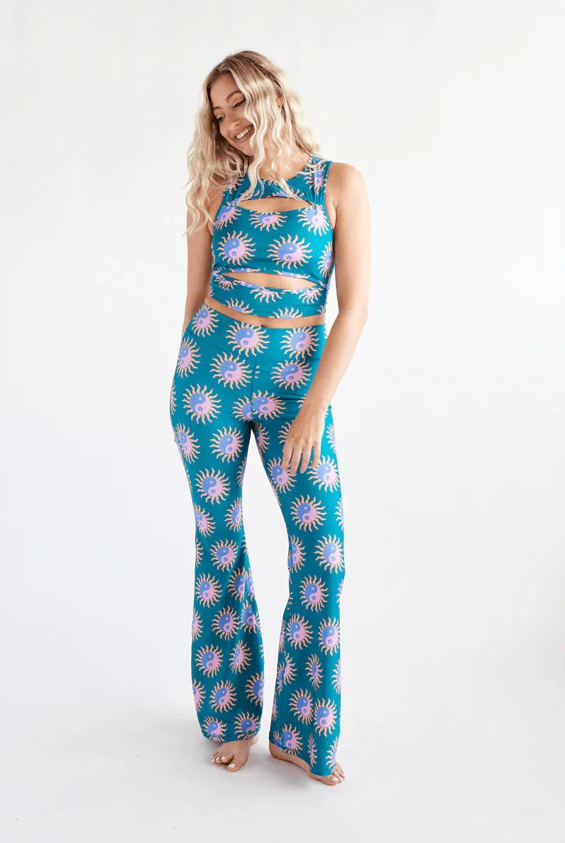 flare-pants-tropical-yin-yang-swaay-evolve-fit-wear-600300 - Evolve Fit Wear - flare-pants-tropical-yin-yang-swaay-evolve-fit-wear-600300