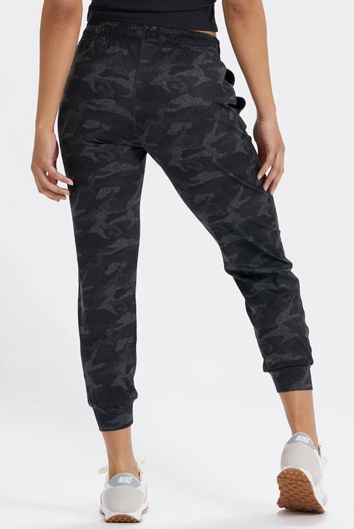 Vuori Performance Jogger Camo Evolve Fit Wear